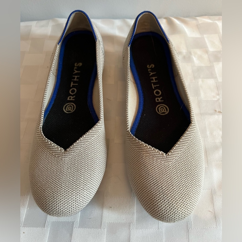 Size 8 Rothy’s the Flat. Round toe gray quartz flats. Good preowned condition